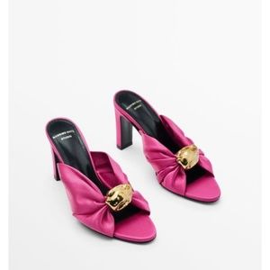 New sandals Massimo Dutti Studio, used in a 1h event